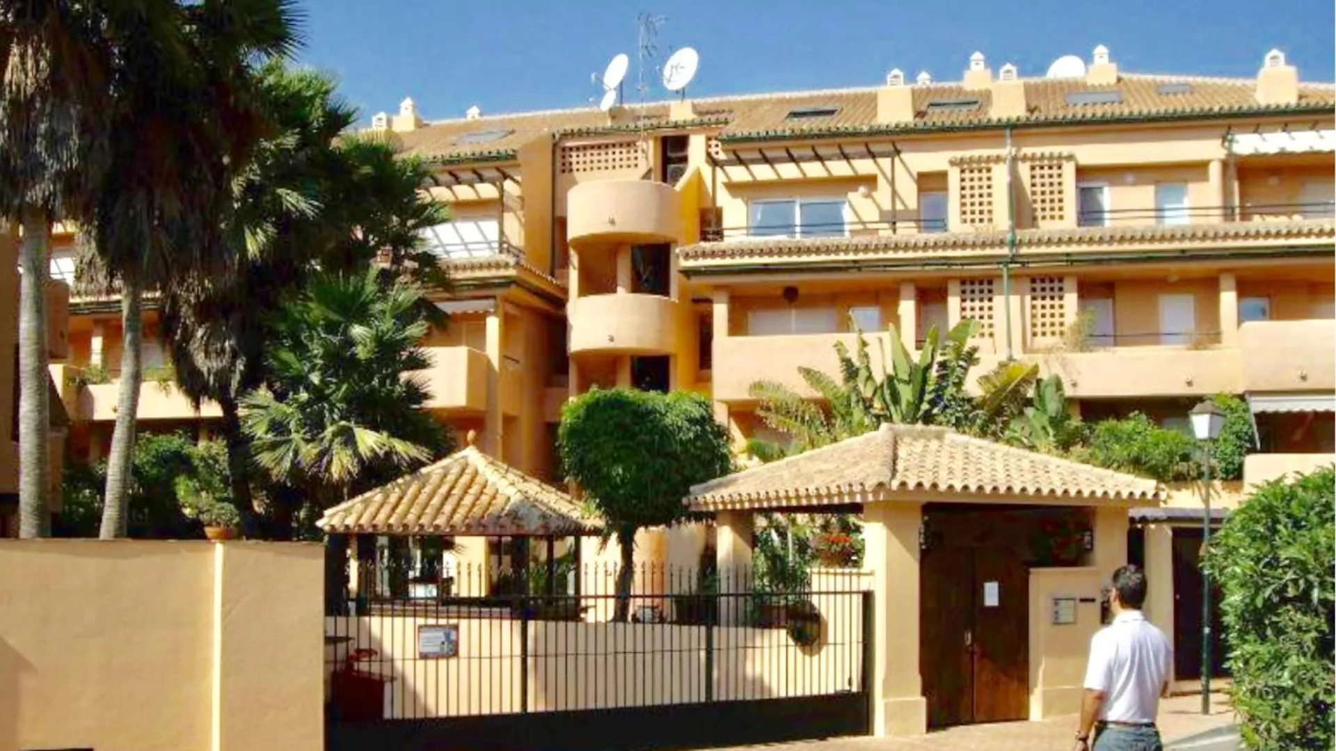 Marbella - Alicate Beachfront Apartment - 5 0*,